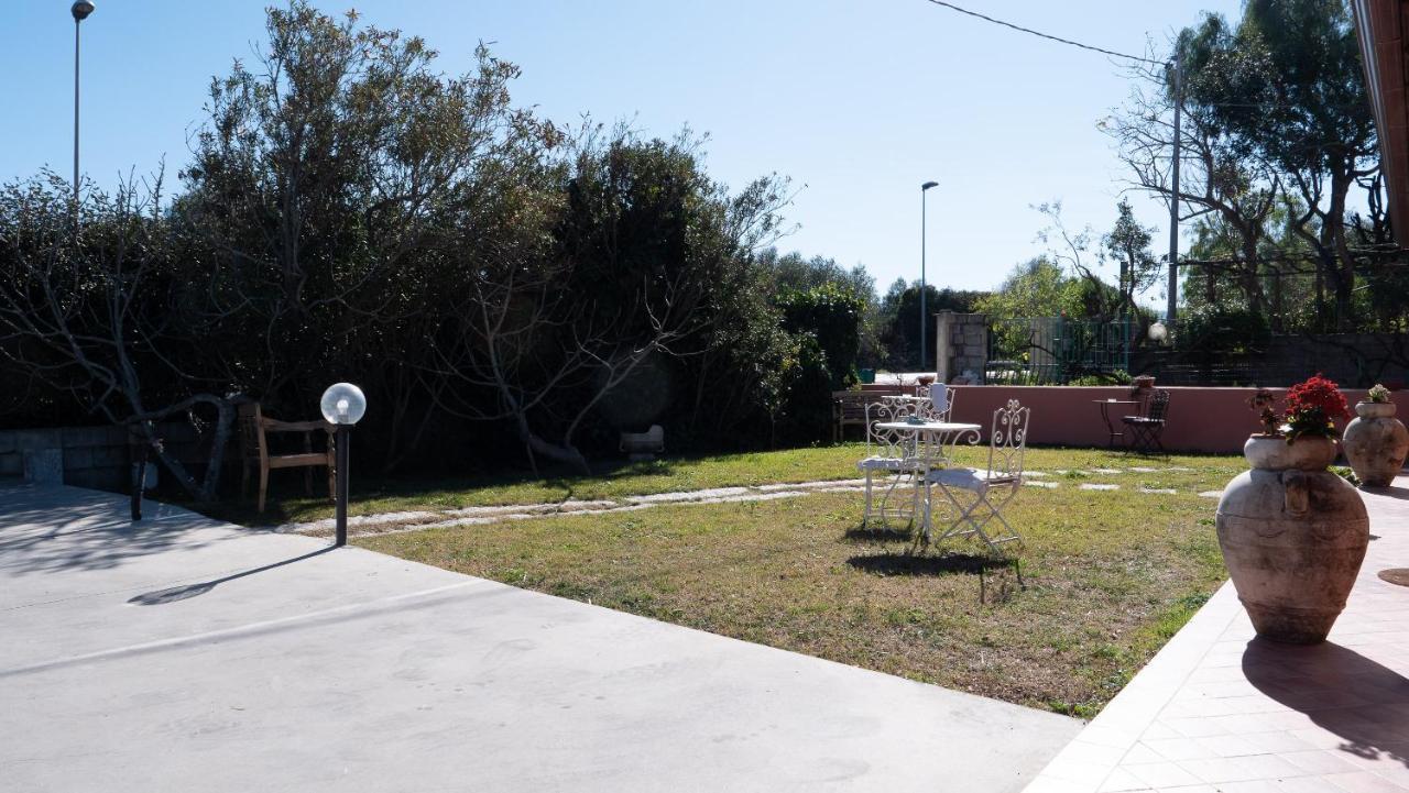 Quadrifoglio Affittacamere San Teodoro  Exterior foto